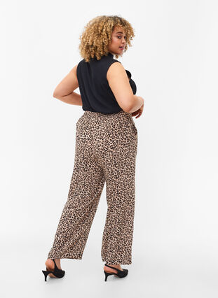 Trendy leopard print trousers, Leo AOP, Model image number 1