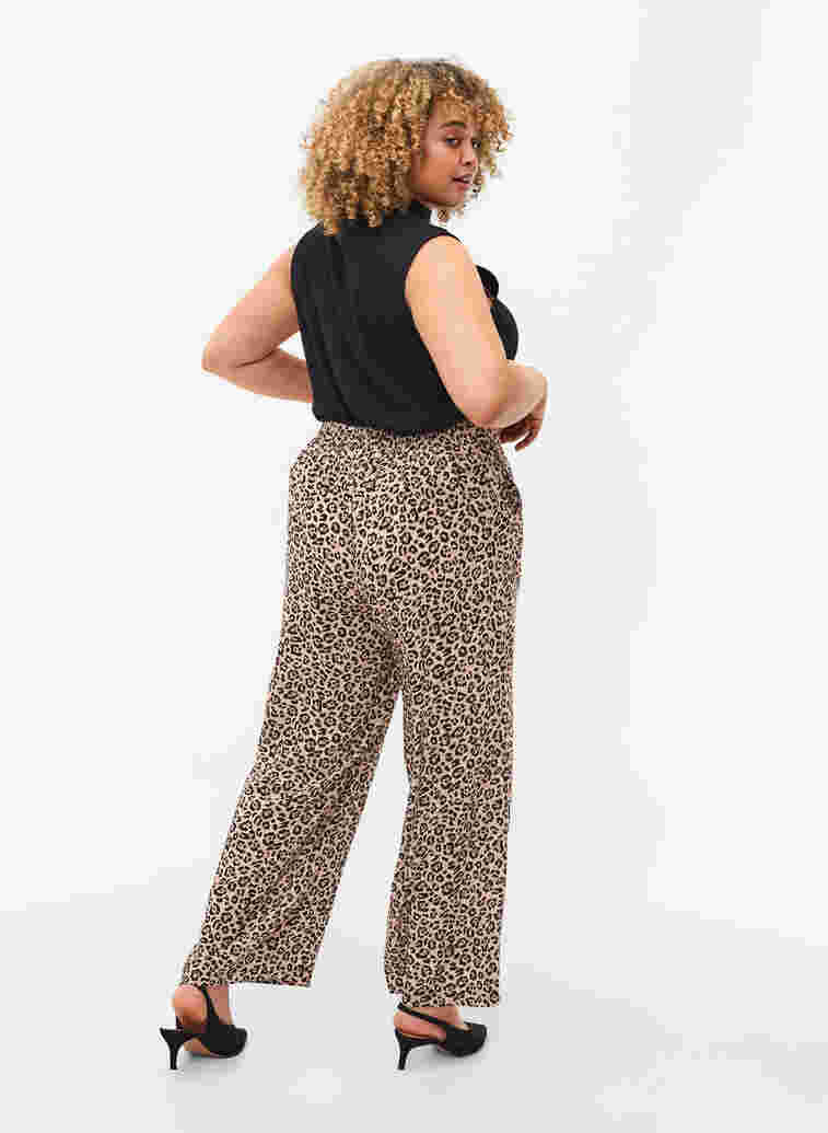 Trendy leopard print trousers, Leo AOP, Model image number 1