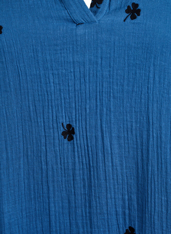 Short cotton muslin dress with embroidered flowers, Blue, Packshot image number 2