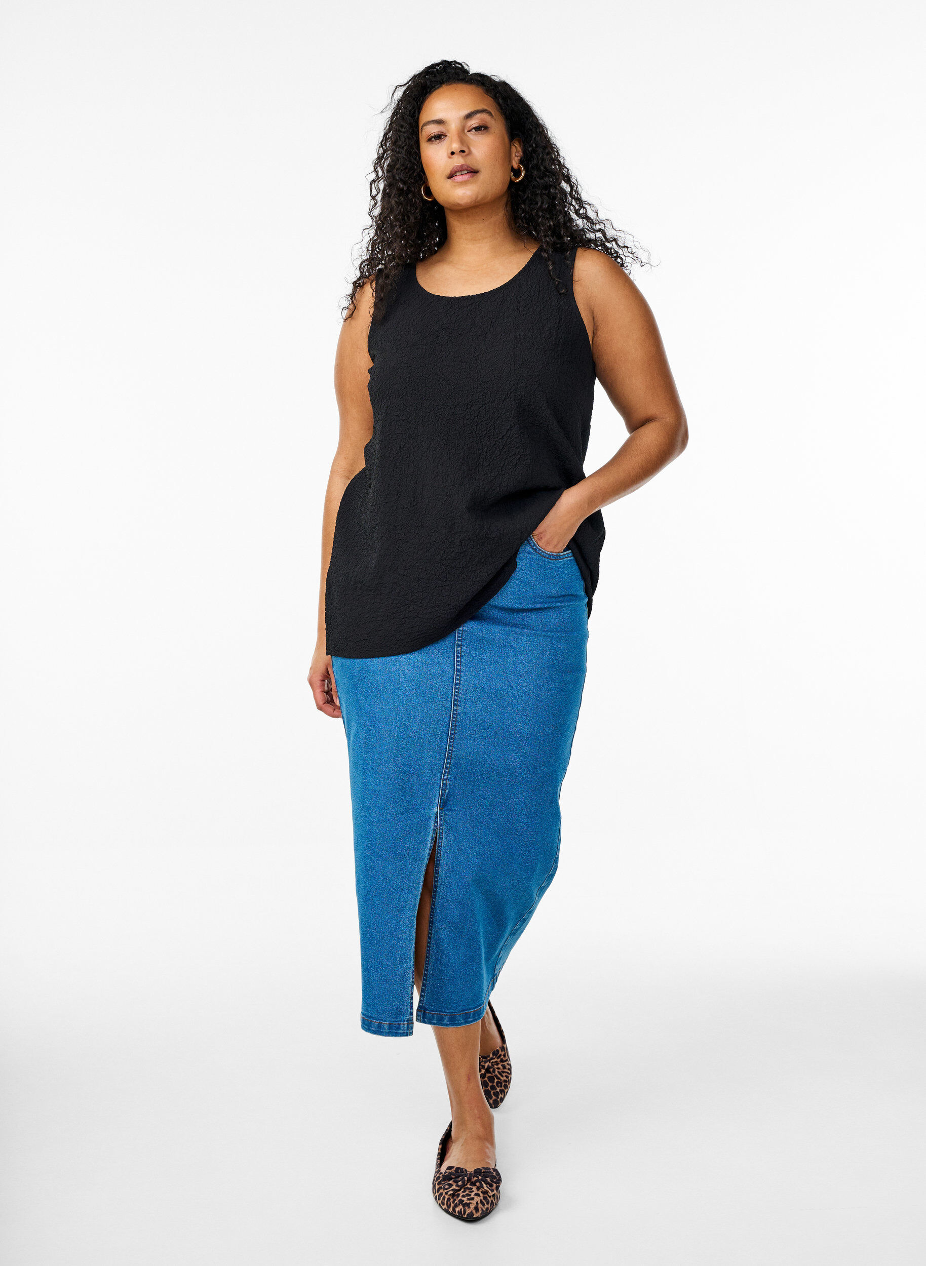 ZizzifashionSleeveless top with texture, Black, Model image number 1