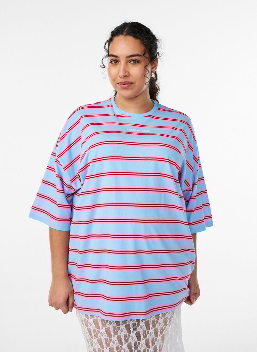 Oversized T-shirt with stripes and 1/2 sleeves, Light Blue, Model image number 0