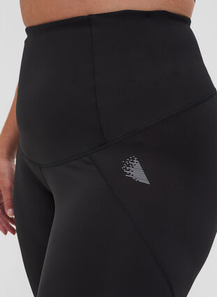Cropped gym leggings with tummy-tuck effect, Black, Model image number 3