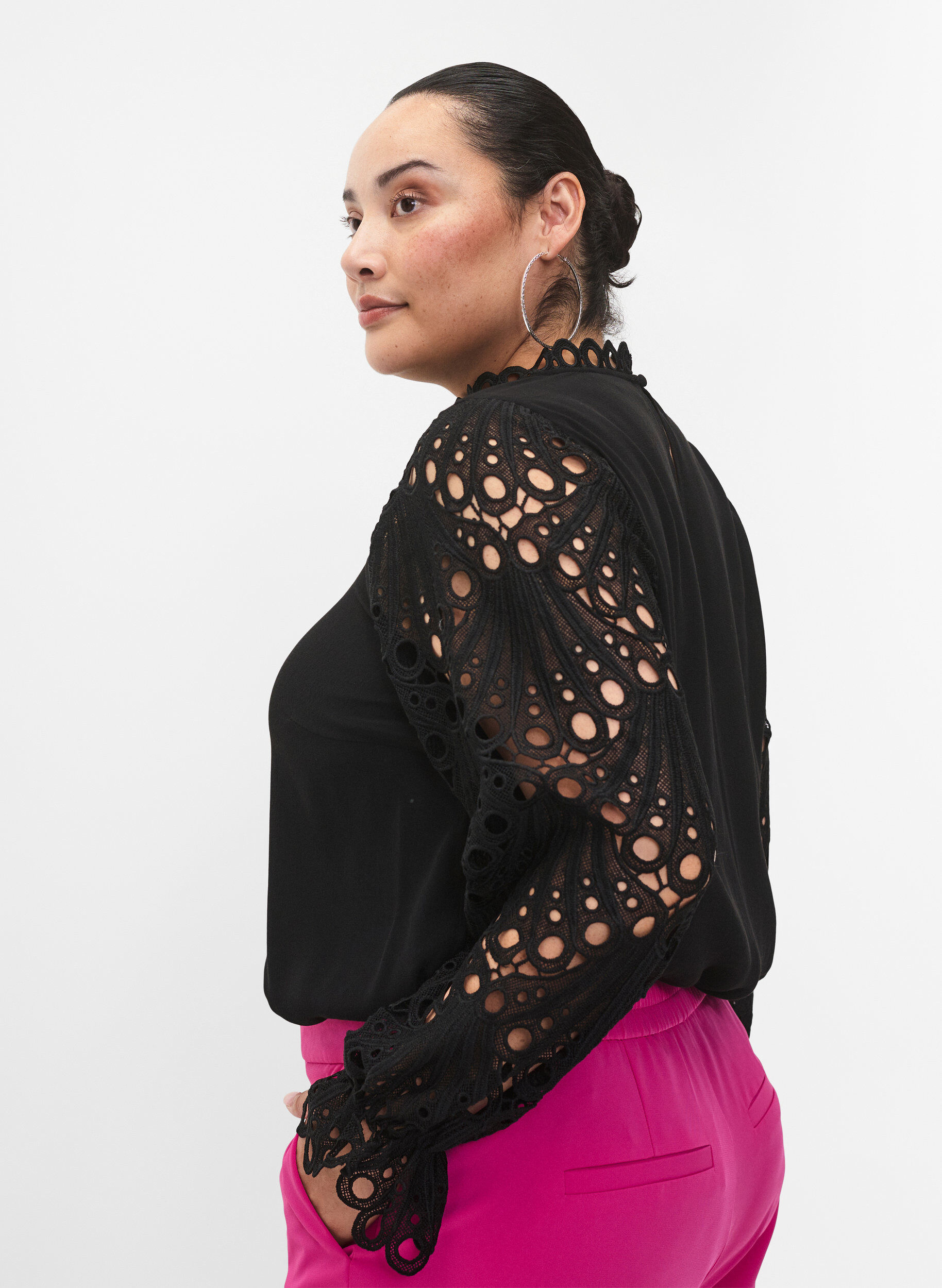 Zizzifashion Viscose blouse with crochet sleeves, Black, Model image number 2