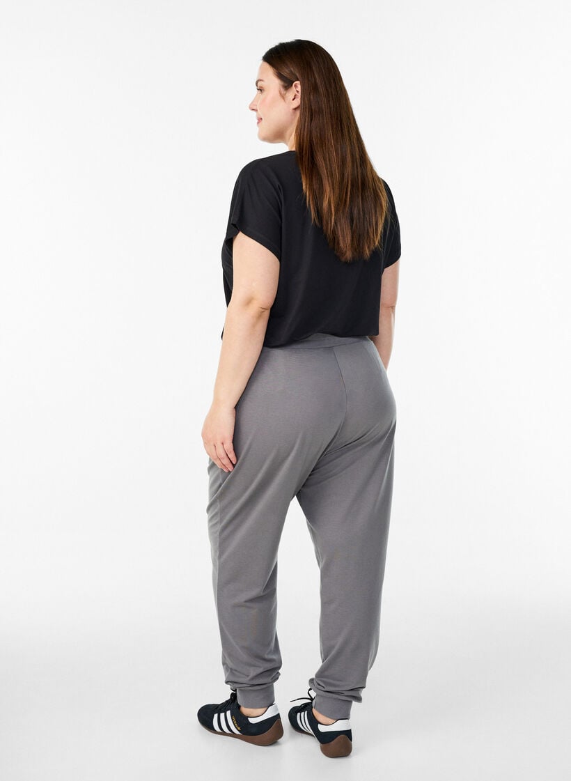 Loose tracksuit trousers with pockets, Grey, Model image number 2