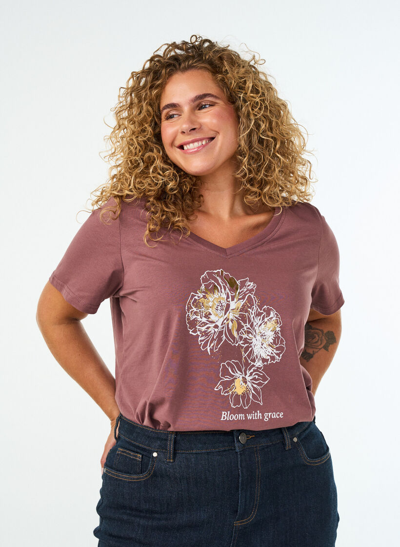 Cotton T-shirt with front print and V-neck, Red, Model image number 0