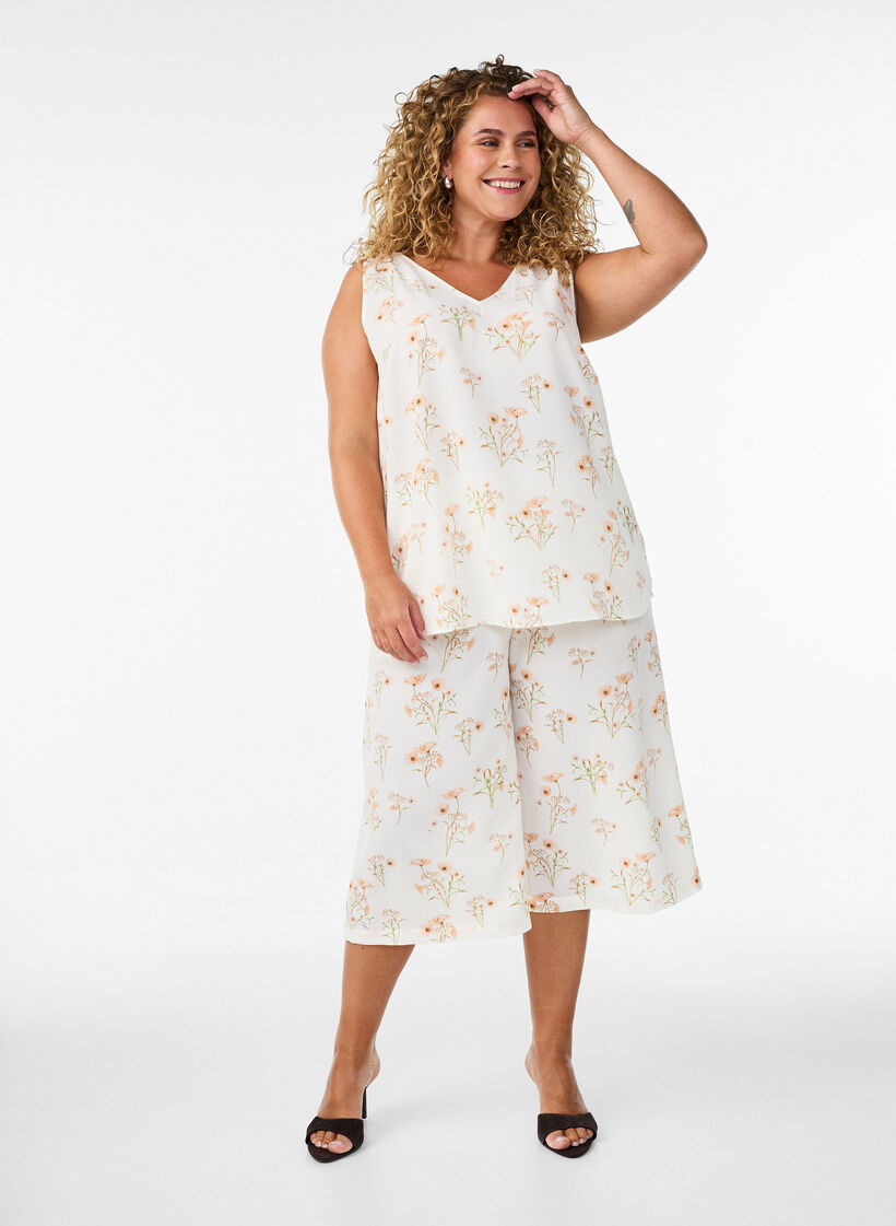 Printed top with v-neck, White, Model image number 1