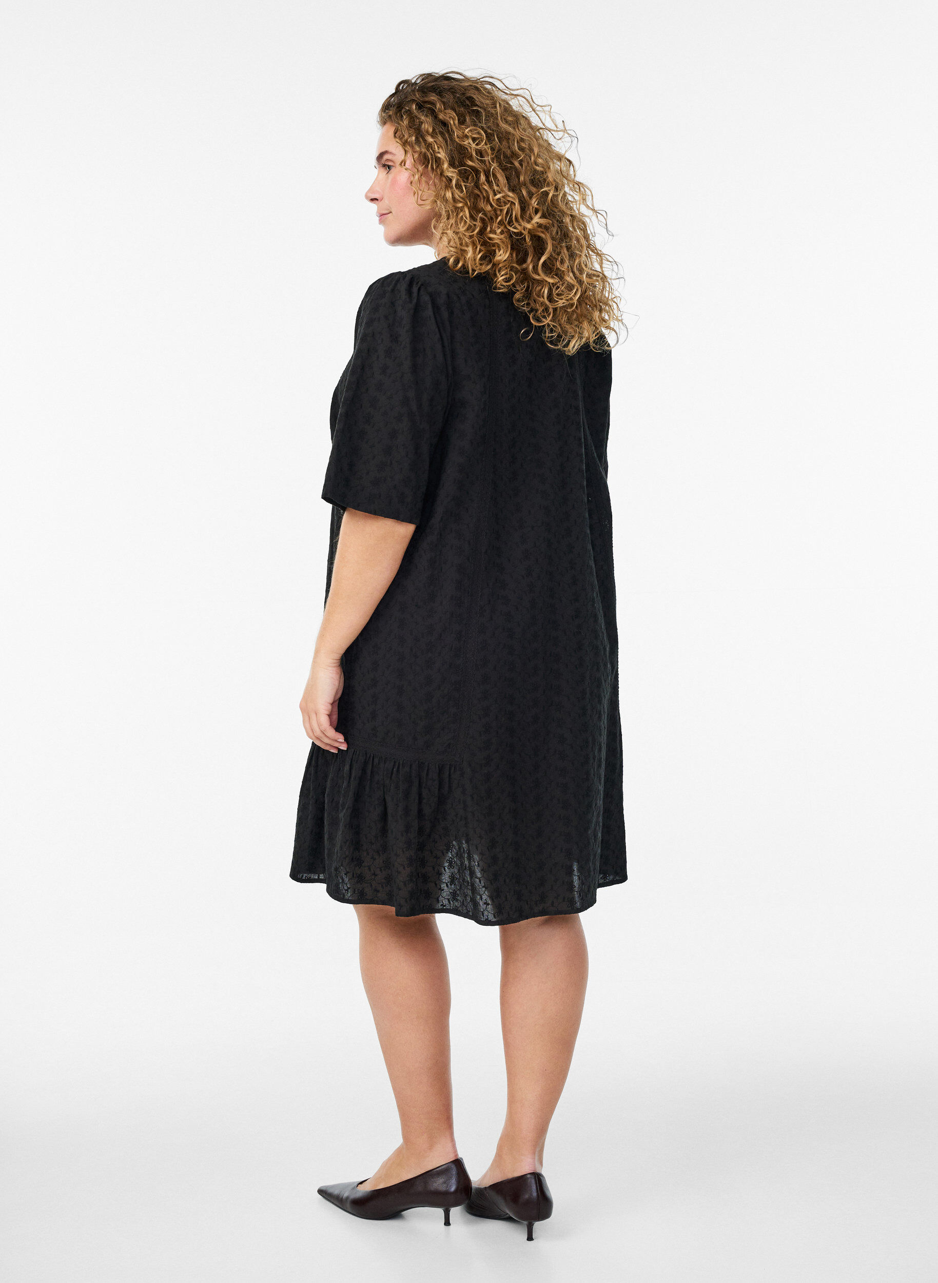 Zizzifashion Knee-length cotton dress with embroidery and a V-neck, Black, Model image number 2