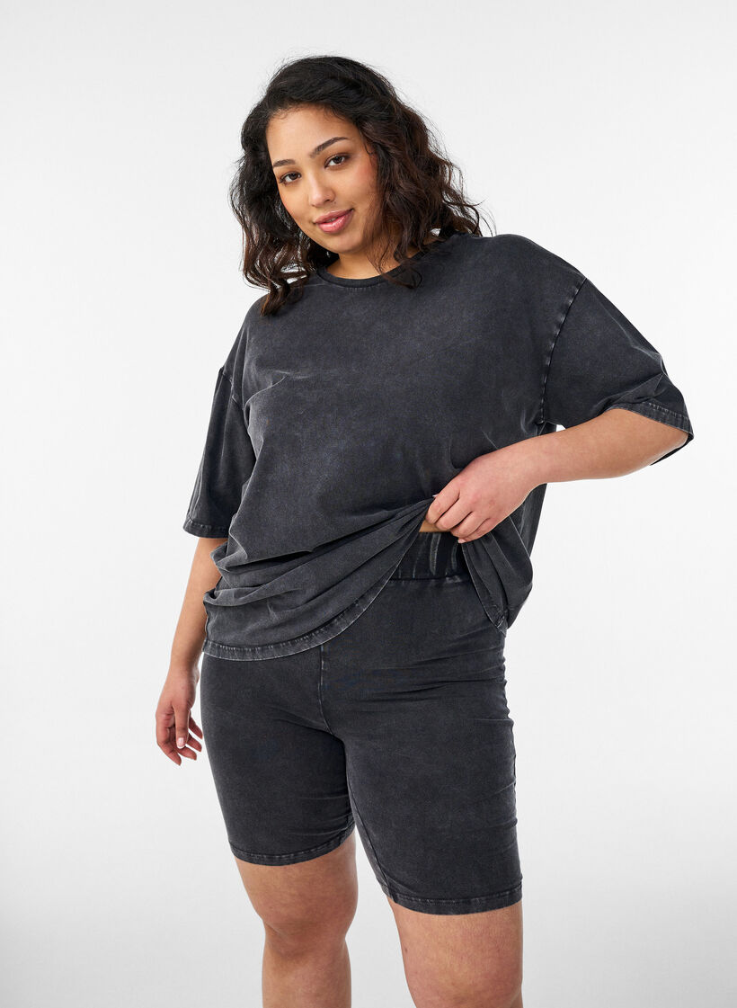 Fitted jersey shorts with a washed effect, Black, Model image number 0