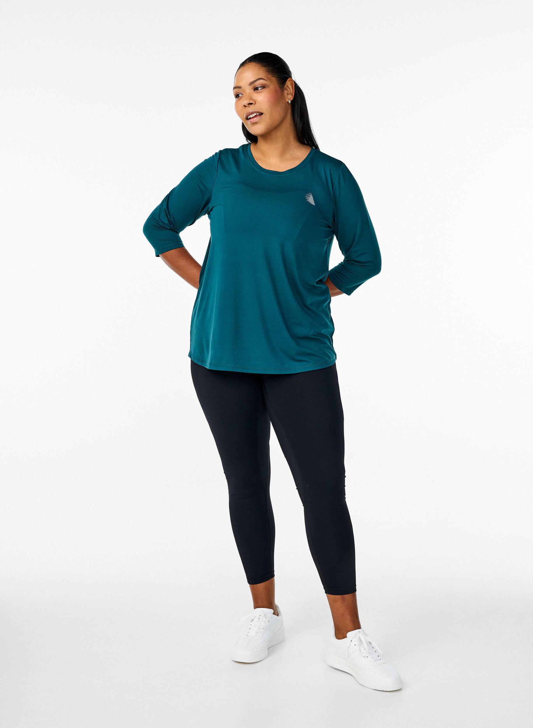 ZizzifashionSports top with 3/4 sleeves, Green, Model image number 1