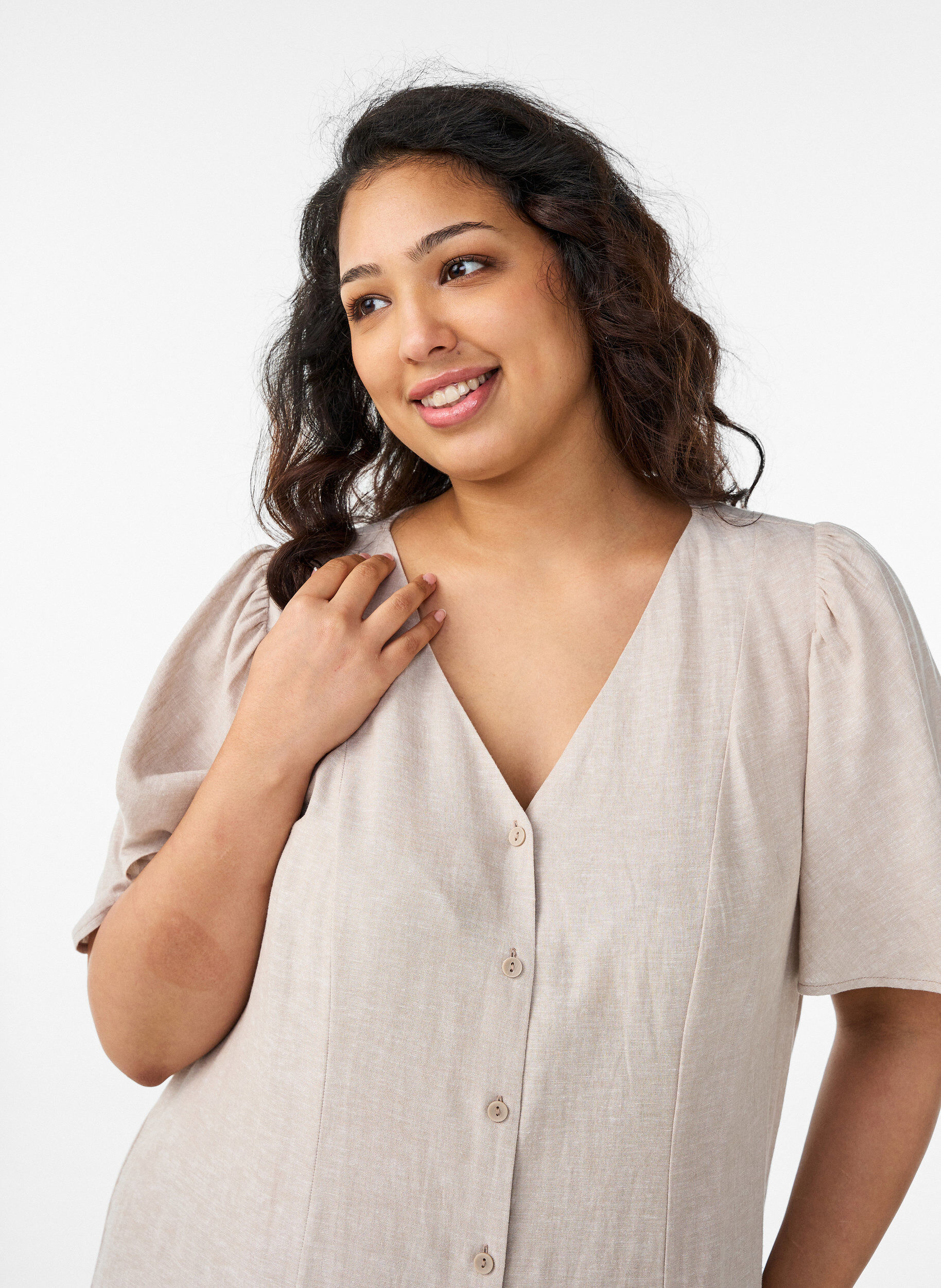 ZizzifashionMidi dress in linen and viscose with ruffle sleeves, Beige, Model image number 2
