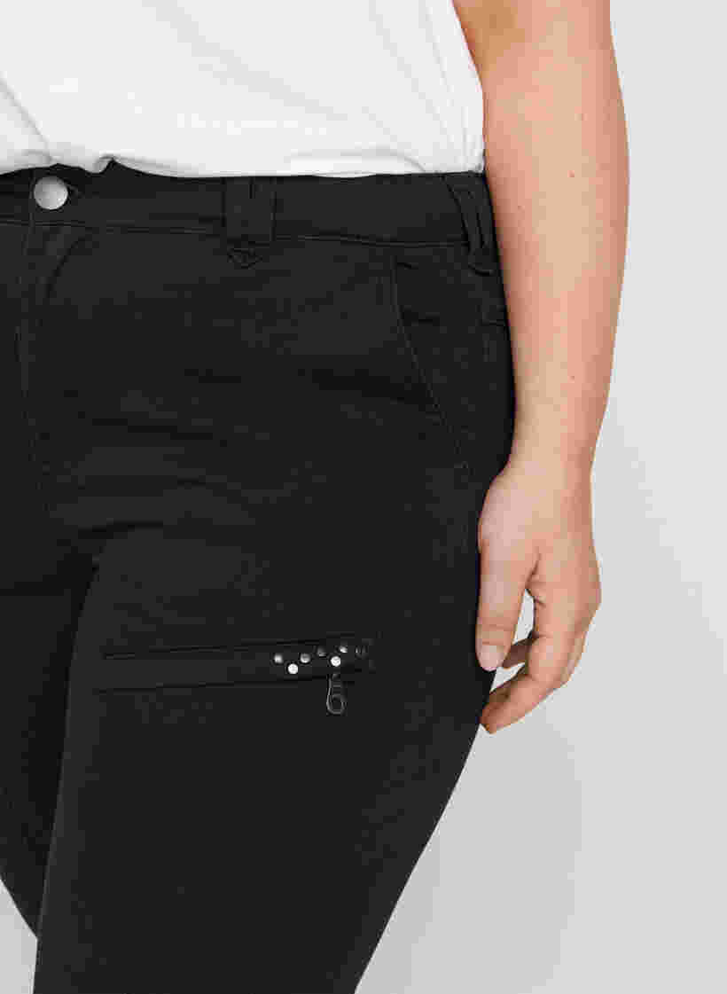 Close-fitting Nille capri jeans, Black, Model image number 2