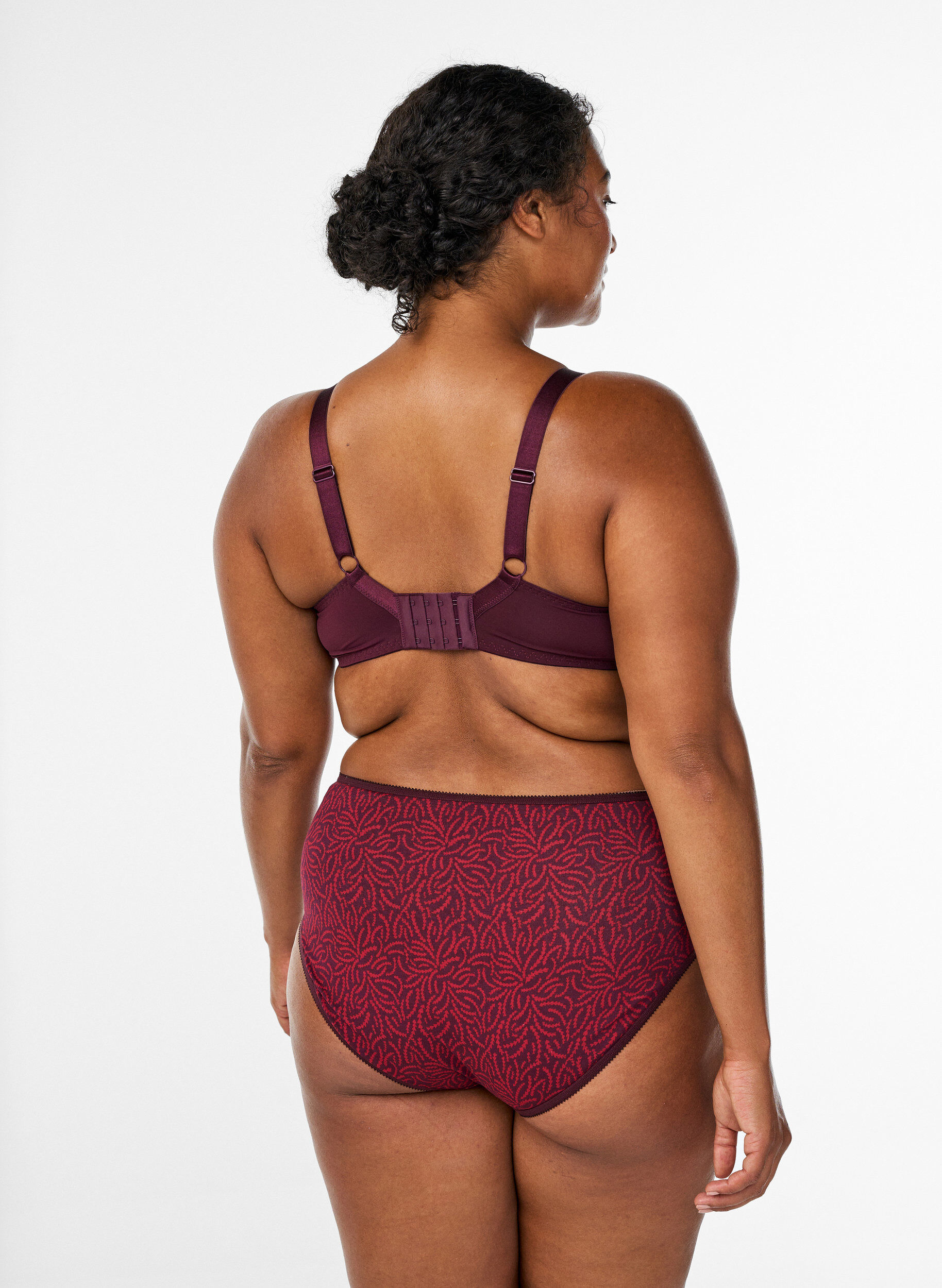 ZizzifashionPadded lace bra with underwire, Red, Model image number 2