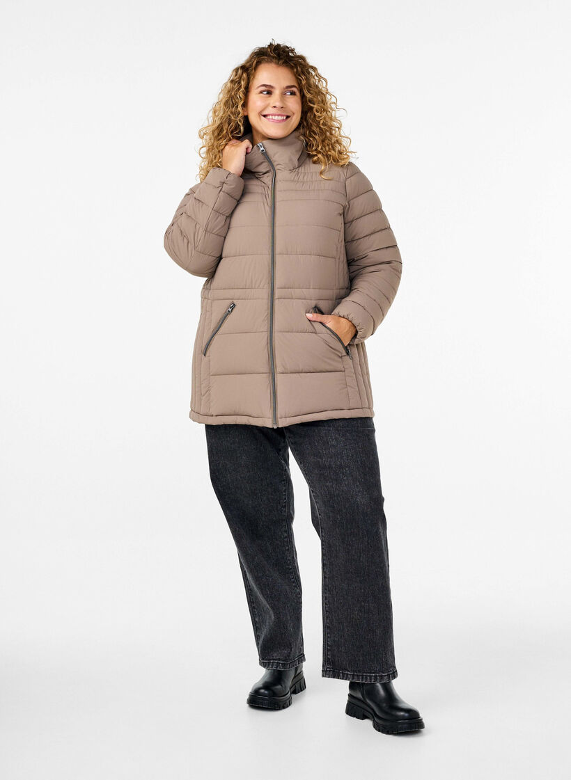 Short puffer jacket with pockets, Beige, Model image number 1