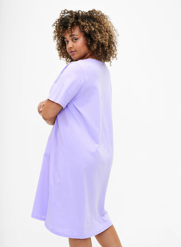 Organic cotton nightdress with V-neck (GOTS), Lavender Decide, Model image number 1