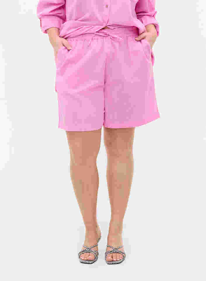 Loose shorts in a cotton blend with linen, Begonia Pink, Model image number 1