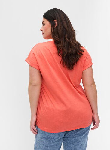 T-shirt with print in organic cotton, Living Coral Text, Model image number 1