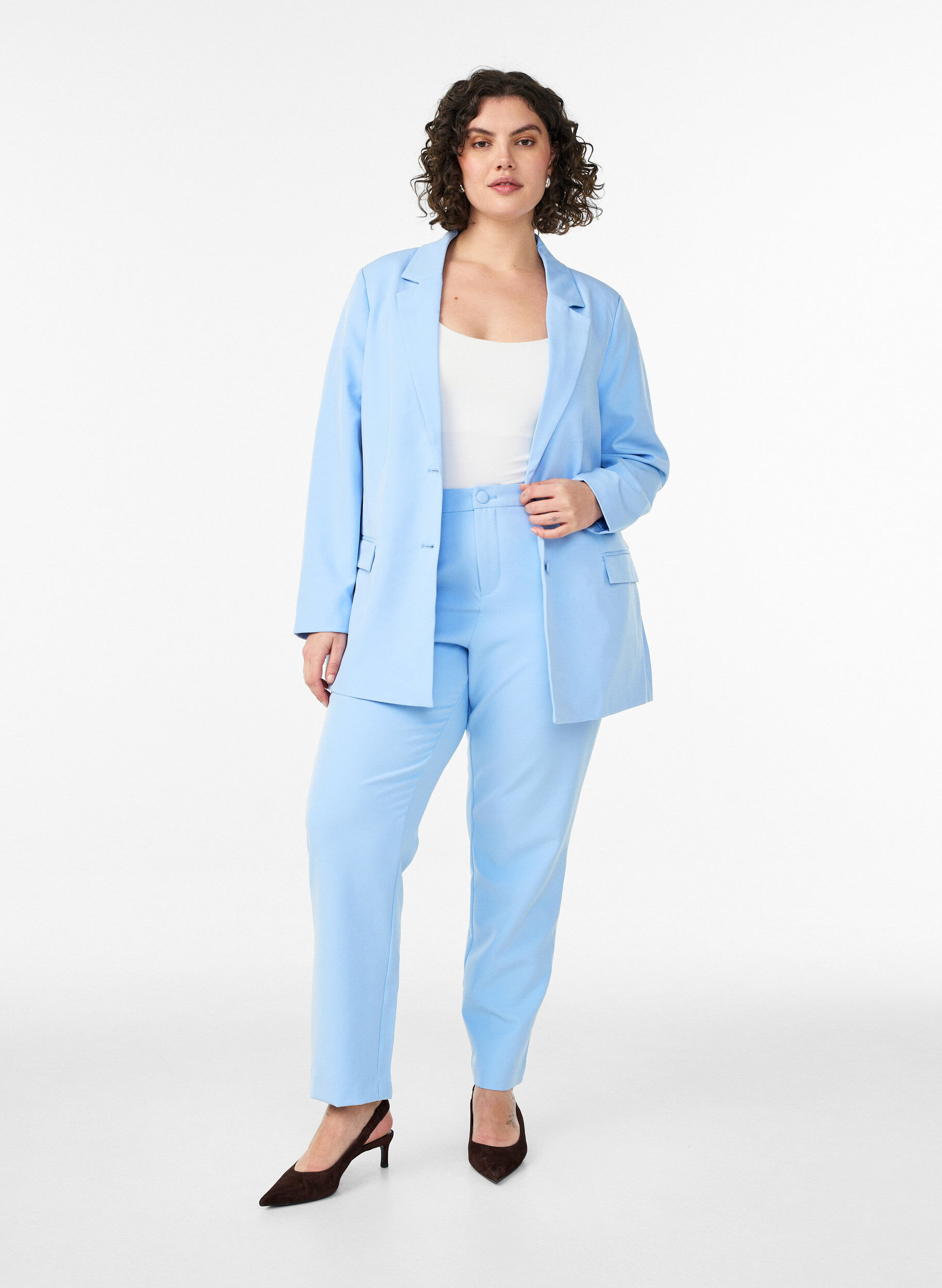 Trousers with pockets and straight legs, Light Blue, Model