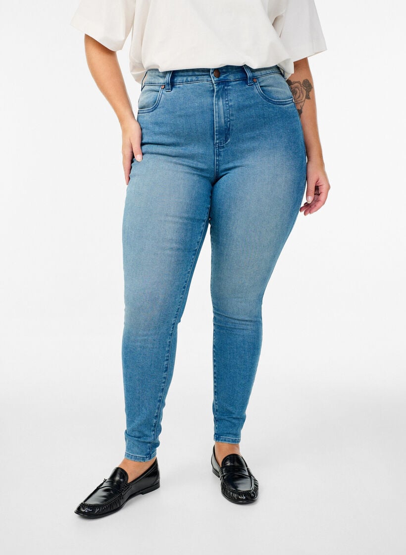 Super slim Amy jeans with high waist, Light Blue, Model image number 2