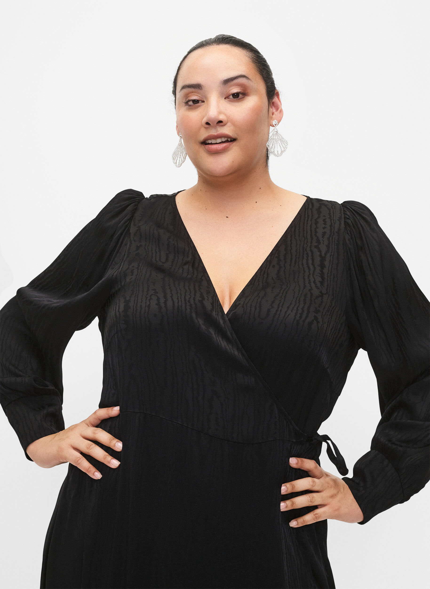 Zizzifashion Long-sleeved viscose dress with tone-on-tone print, Black, Model image number 2