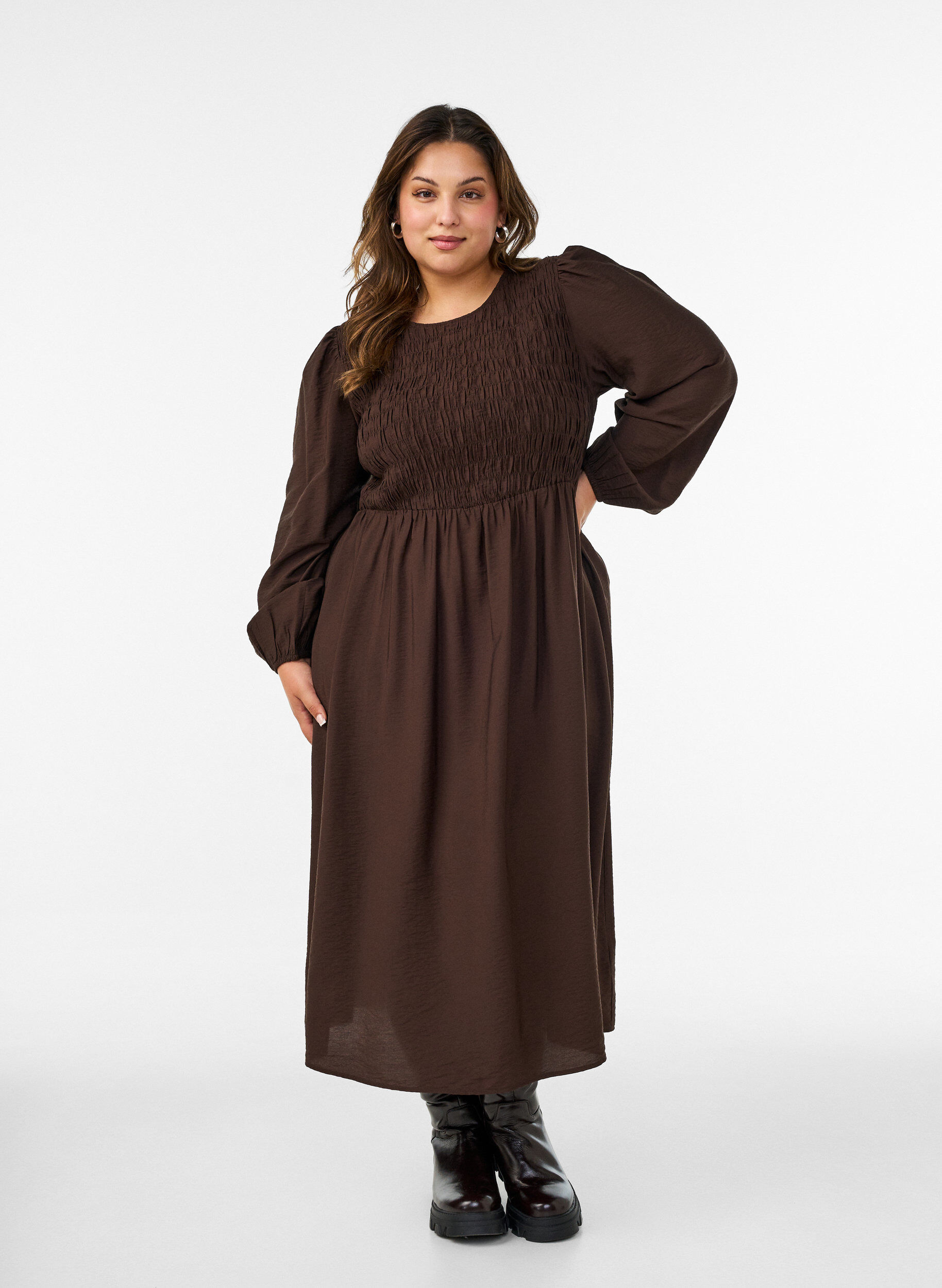 ZizzifashionMidi dress in viscose with smocking, Brown, Model image number 1