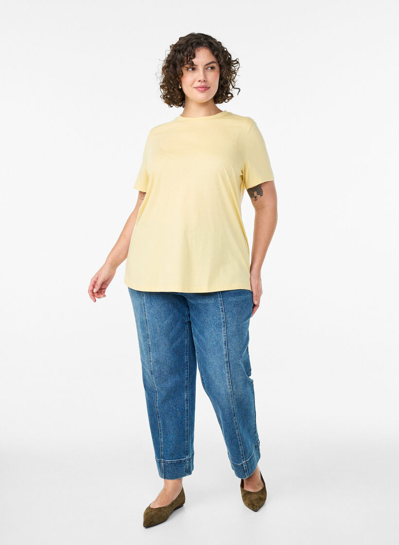 Basic cotton T-shirt with round neck, Yellow, Model image number 1
