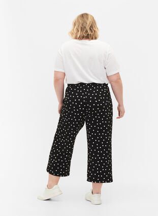 Loose trousers with 7/8 length, Black Dot, Model image number 1
