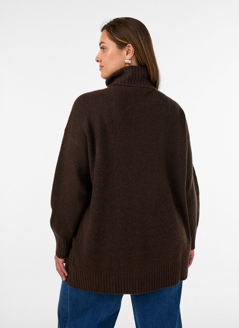 Loose knit jumper with a turtleneck, Brown, Model image number 2