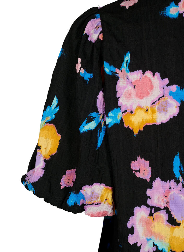 Dress with short puff sleeves and floral print, Black w. flower AOP, Packshot image number 3