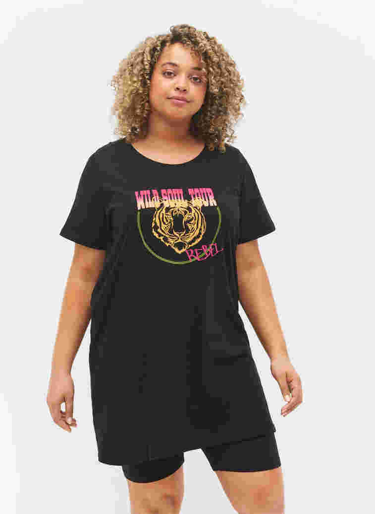 Long cotton t-shirt with short sleeves, Black Tiger, Model image number 0