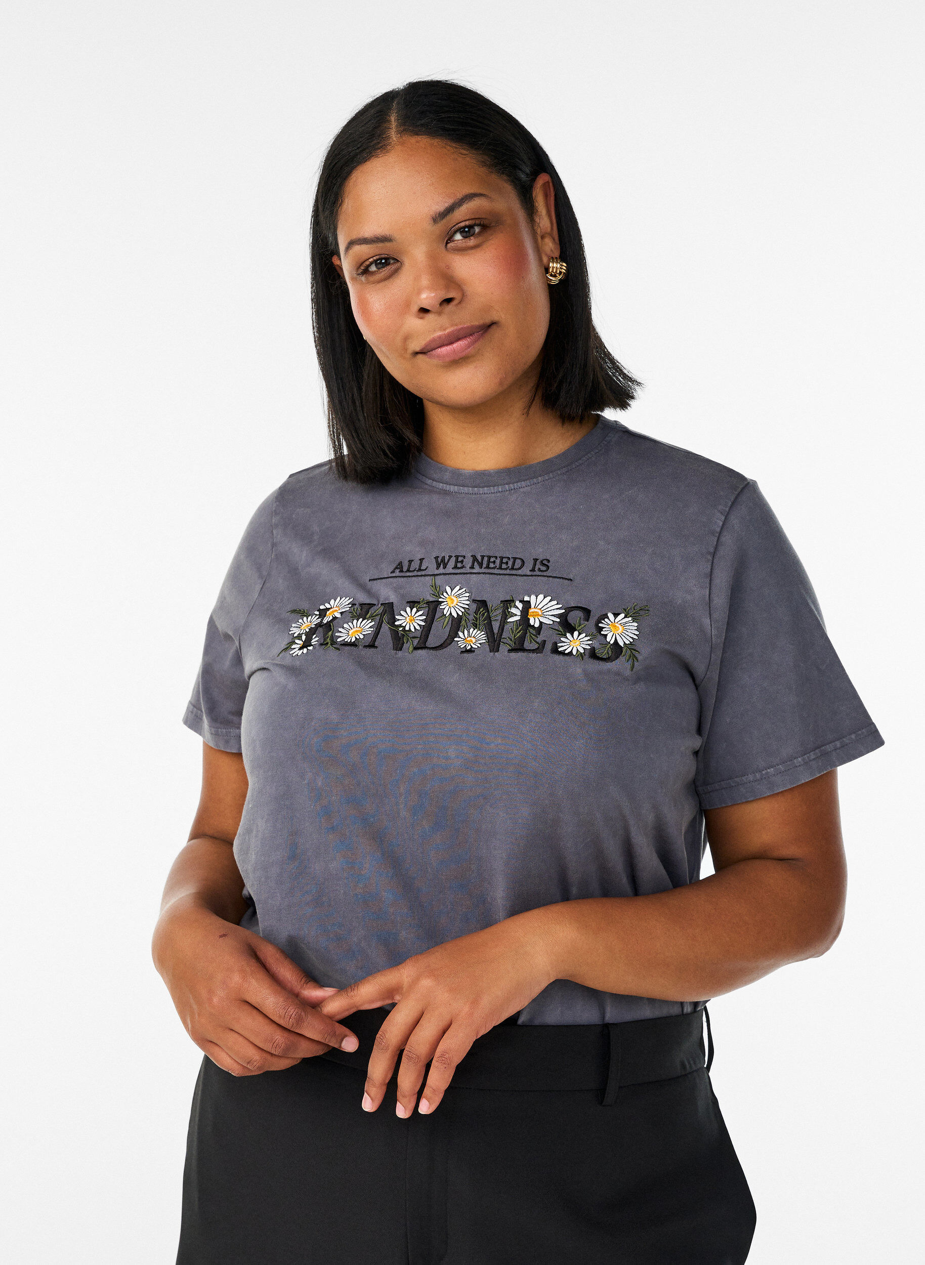 Cotton T-shirt with a washed look and embroidered motif, Grey, Model