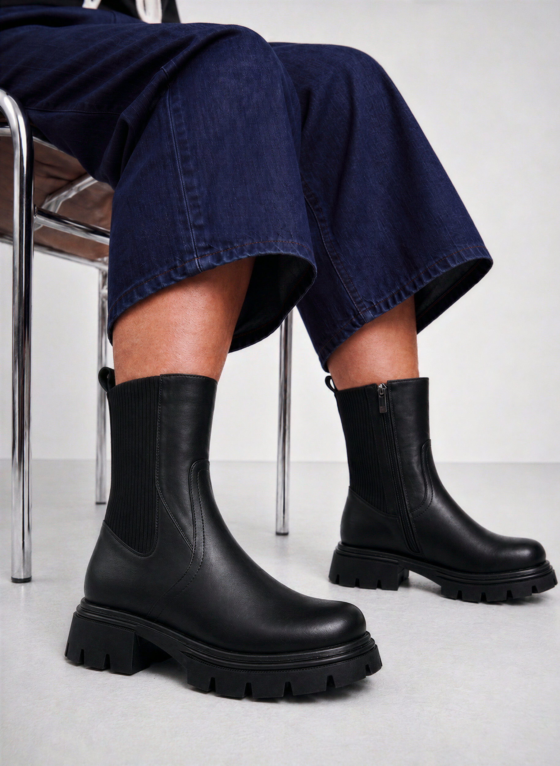 Extra Wide Fit - Chelsea boot with a chunky sole and ribbed panels