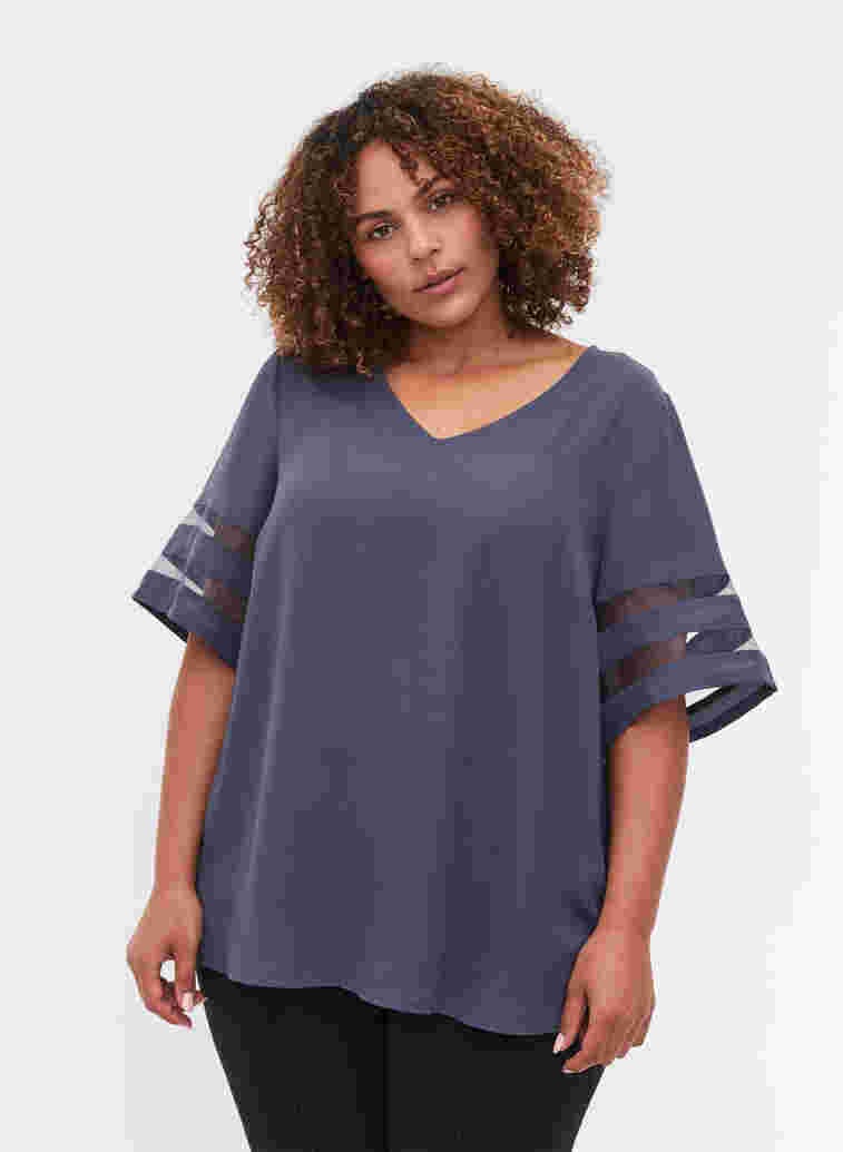 Short-sleeved blouse with v-neck, Odysses Gray, Model