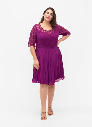 Short sleeve dress with lace top, Grape Juice, Model image number 3