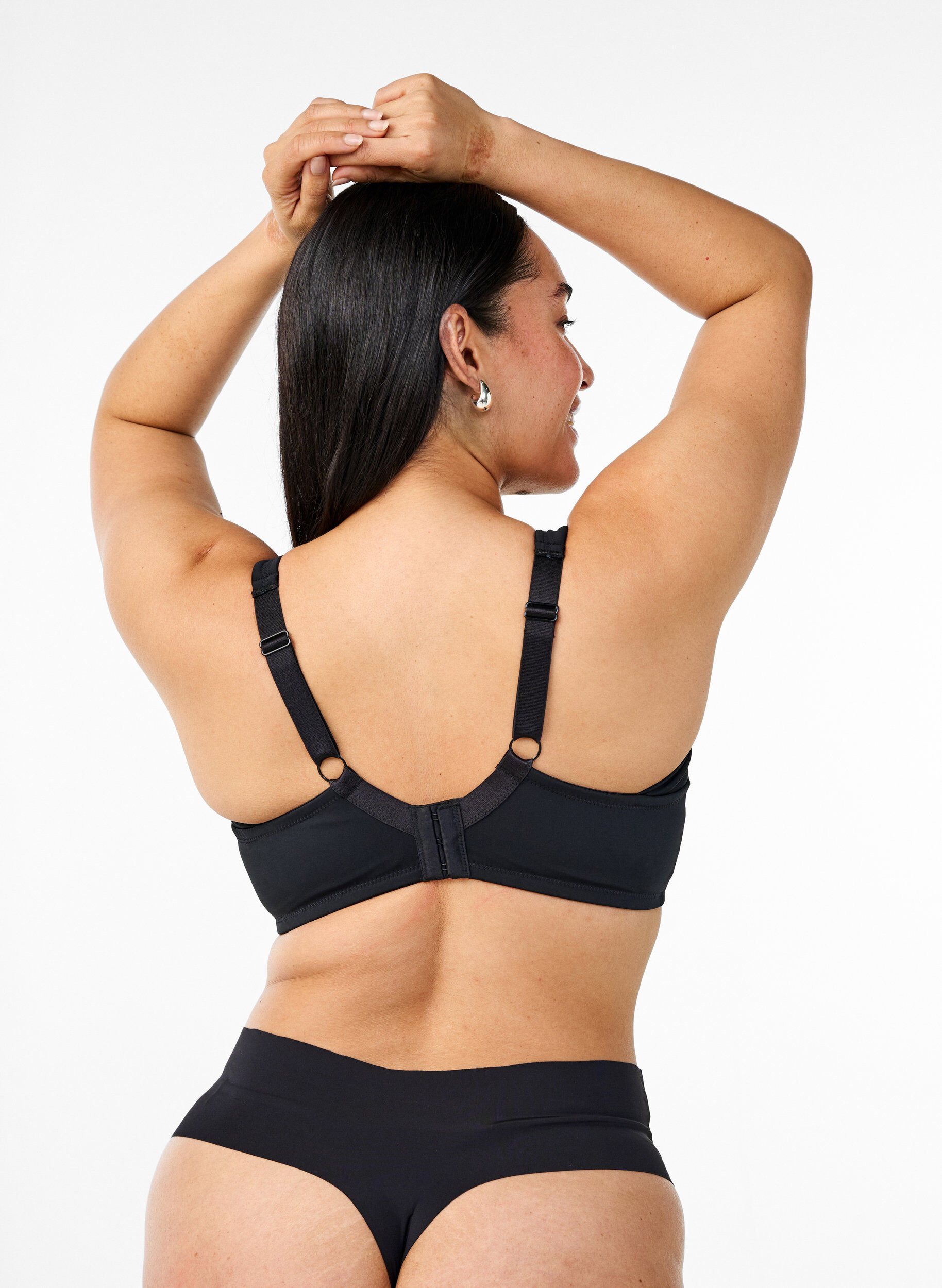 ZizzifashionComfort bra with underwire and moulded cups, Black, Model image number 2