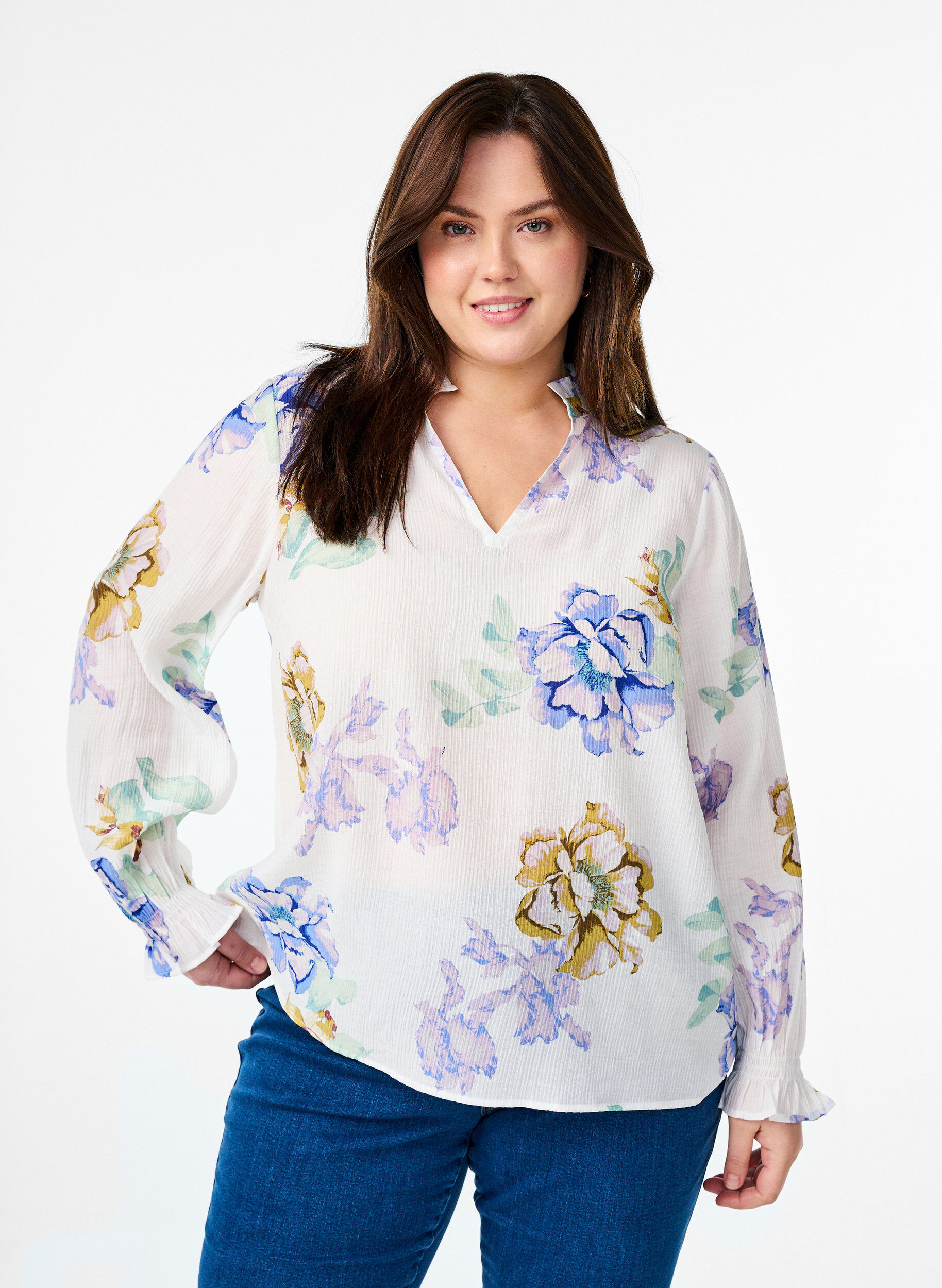 Zizzifashion Pleated blouse with long sleeves and floral print, White, Model image number 0