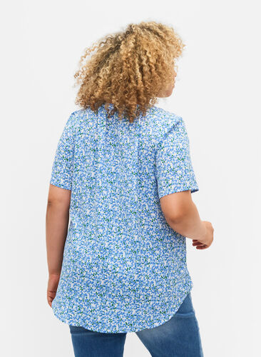 Blouse with short sleeves and v-neck, Blue Small Flower, Model image number 1