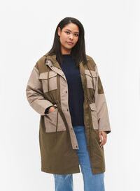 Contrast jacket with pockets, Dark Olive Comb., Model