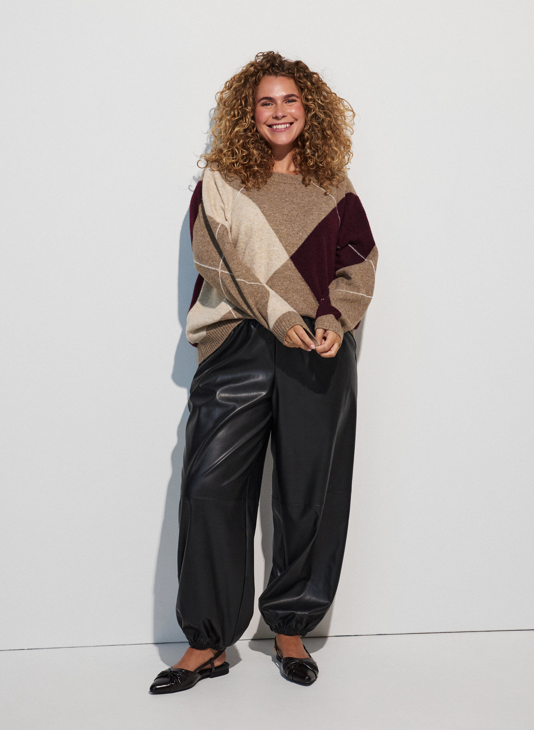 ZizzifashionKnit with harlequin pattern, Brown, Model image number 1