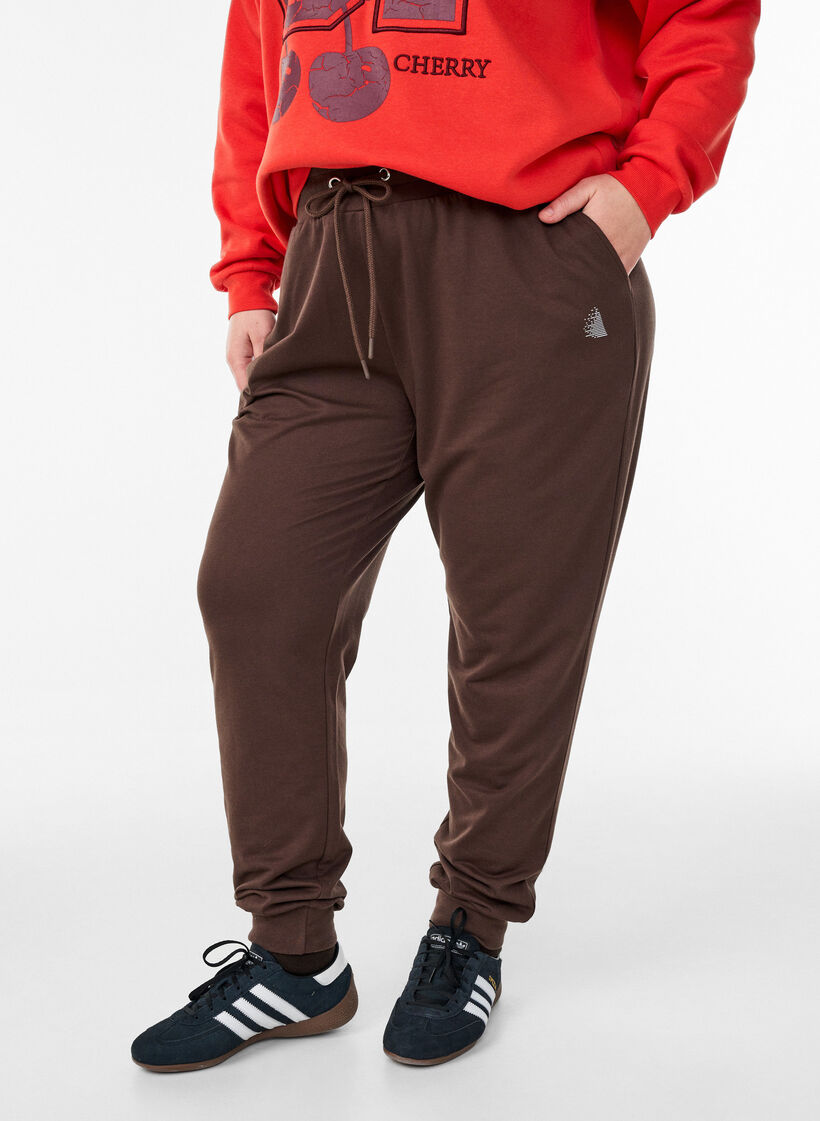 Sweatshirt with front motif, Red, Model image number 3