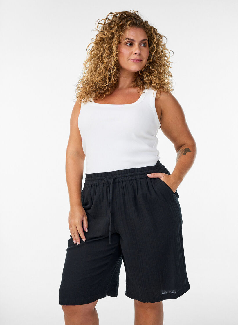 Loose cotton muslin shorts with a high waist, Black, Model image number 0