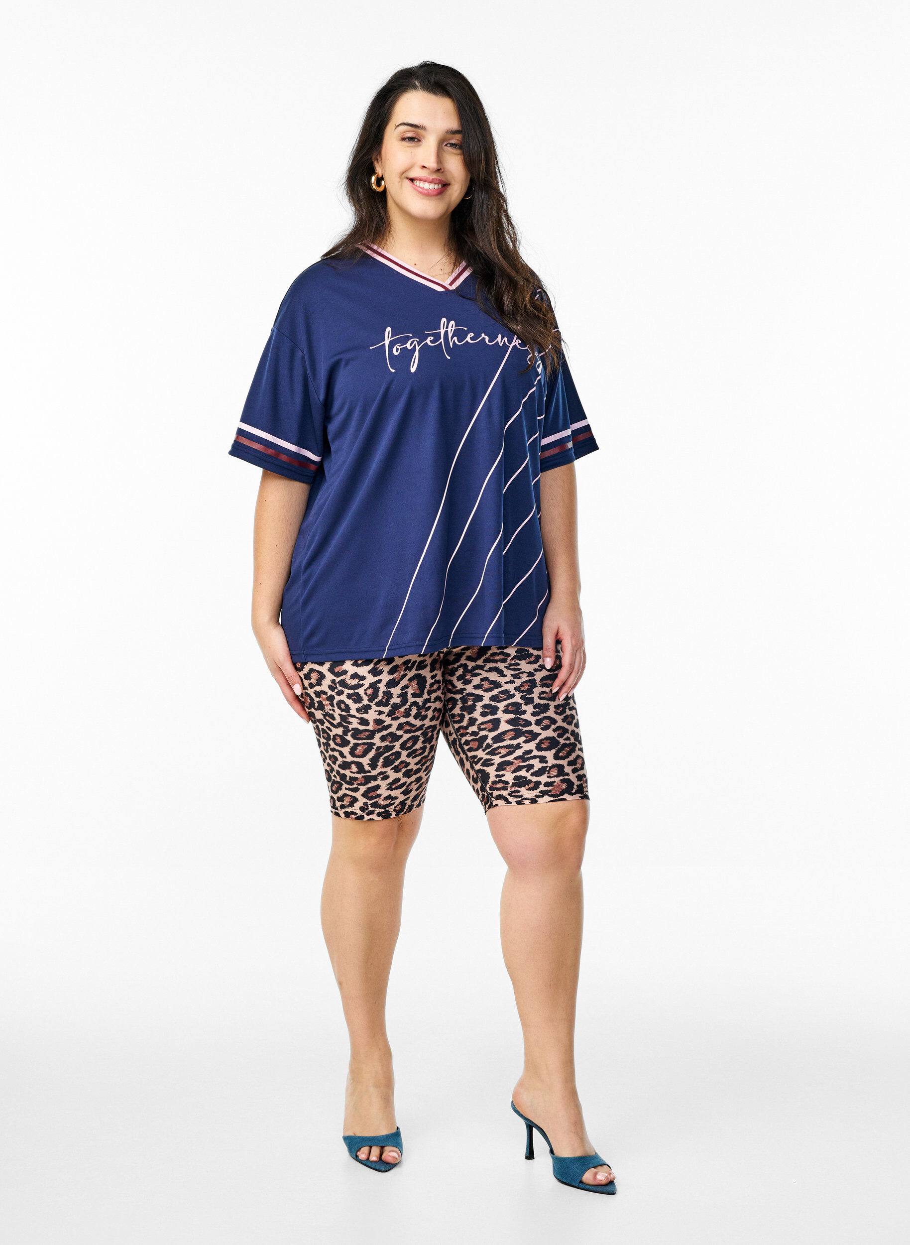 Zizzifashion Fitted shorts with side pockets, Brown, Model image number 1