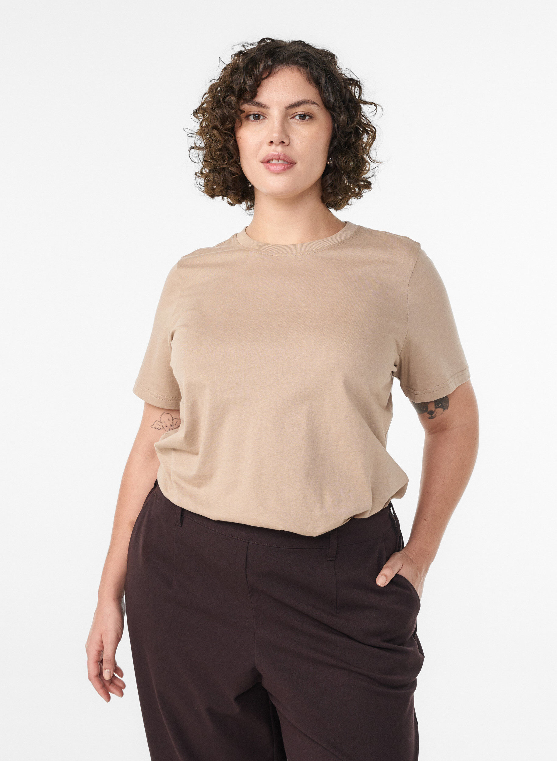Basic cotton T-shirt with round neck, Beige, Model