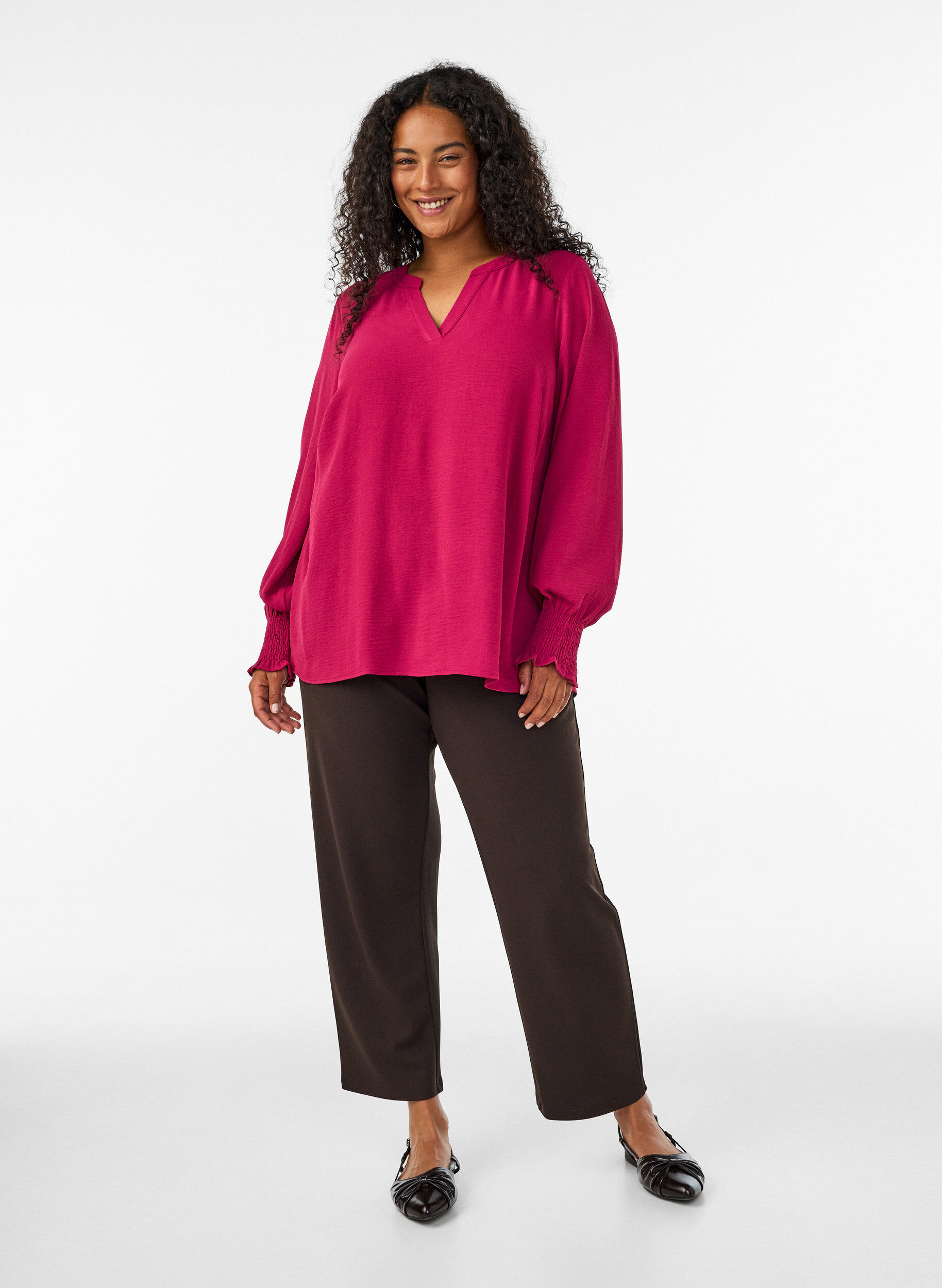 ZizzifashionBlouse with smock cuffs and V-neck, Red, Model image number 1