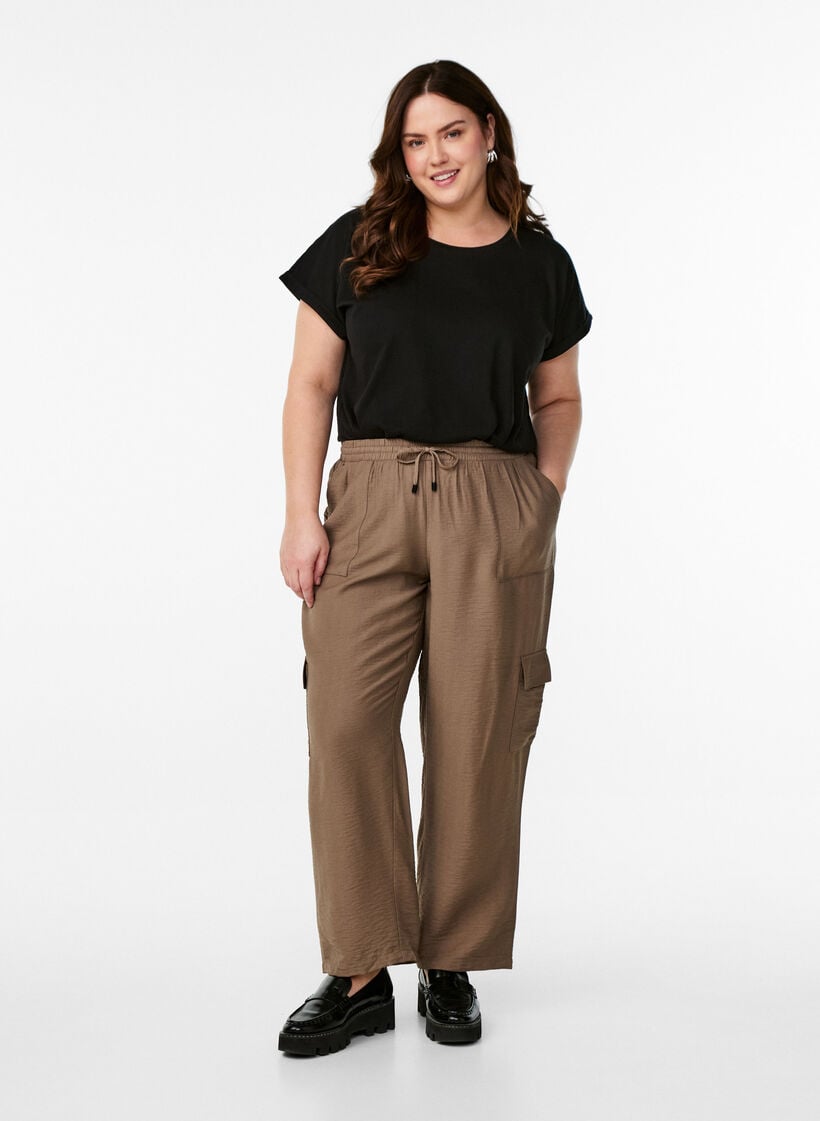 Short-sleeved cotton blend t-shirt, Black, Model image number 1