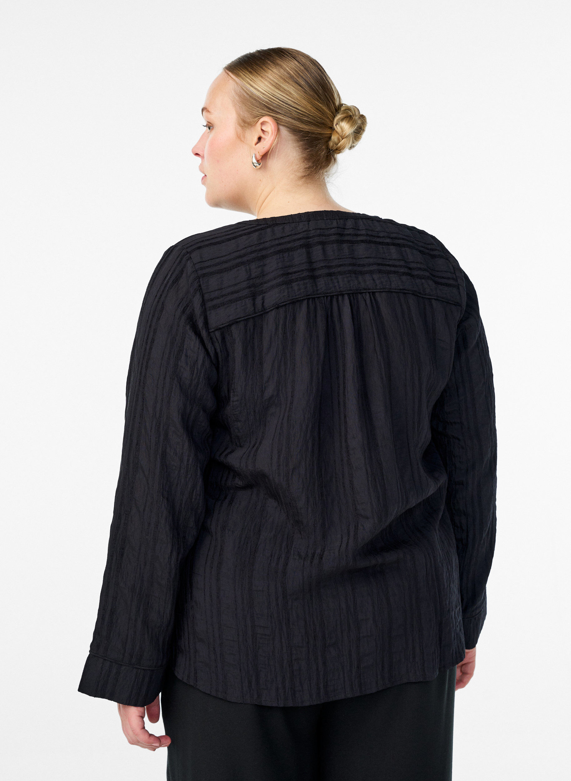 Zizzifashion Blouse with tone-on-tone texture and buttons, Black, Model image number 2