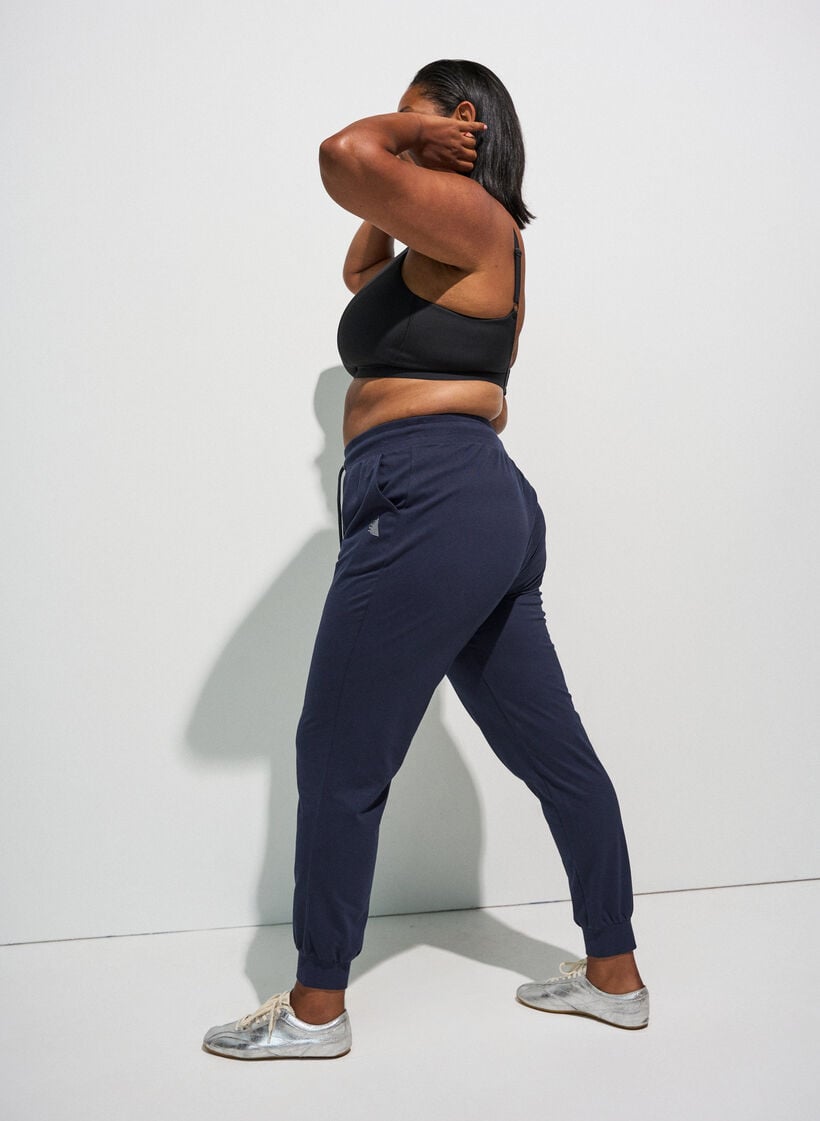 Loose workout trousers with pockets, Blue, Model image number 2