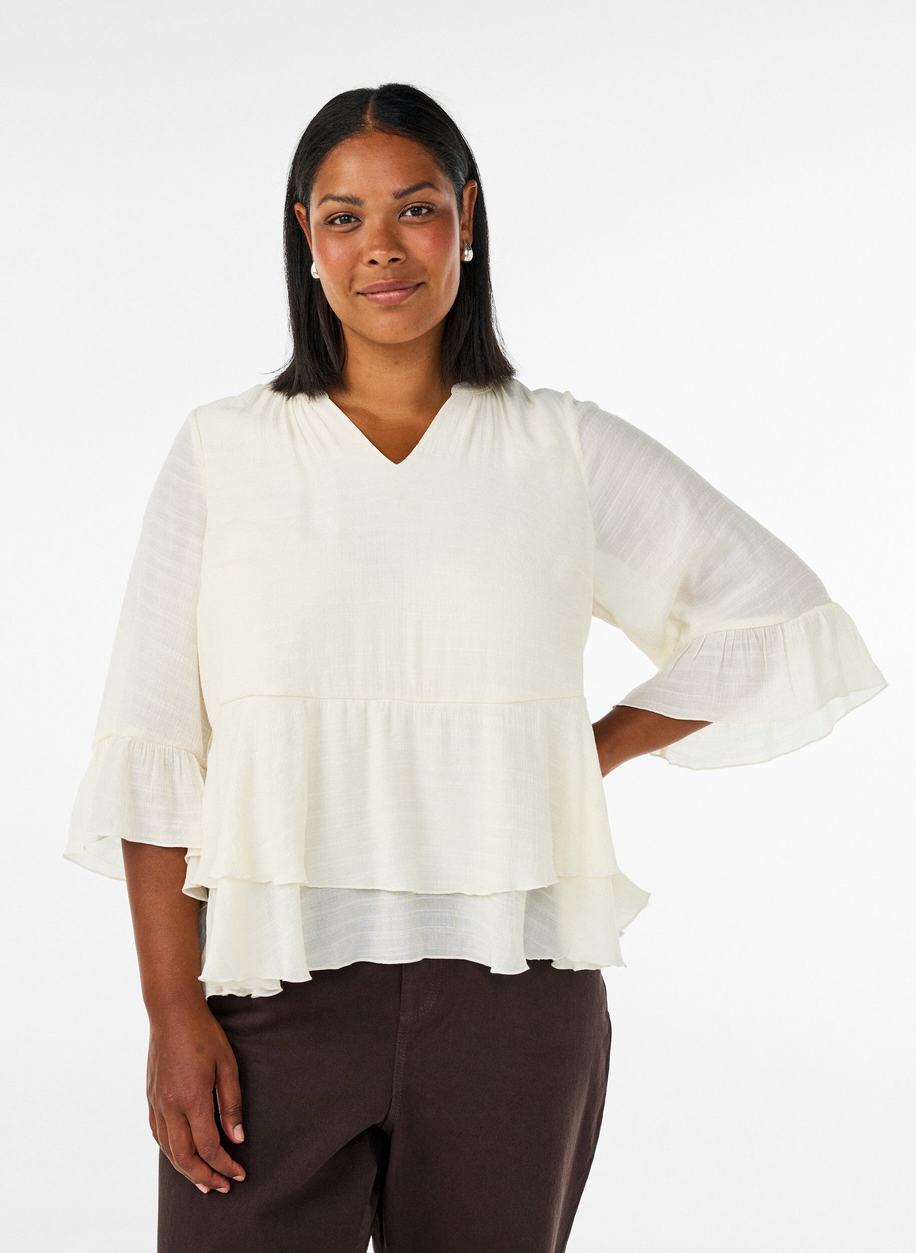 Blouse with 3/4-sleeves and ruffle details, Vanilla, Model
