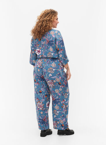 Loose viscose trousers with print, Smoke Blue Paisley, Model image number 1