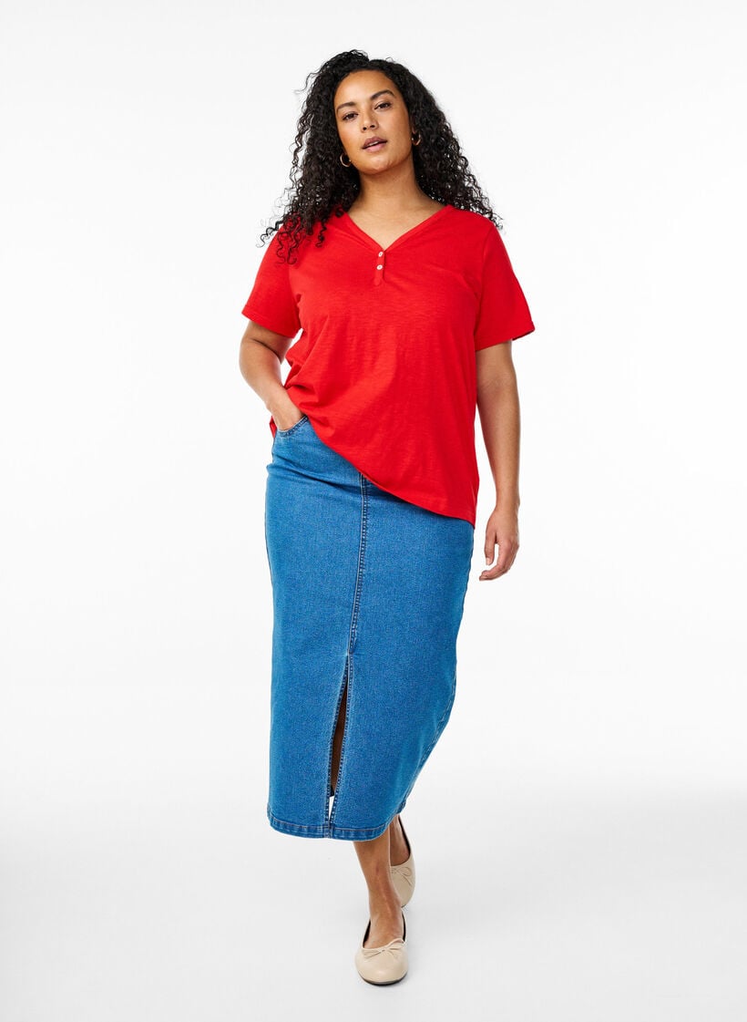 T-shirt with button detail, Red, Model image number 1