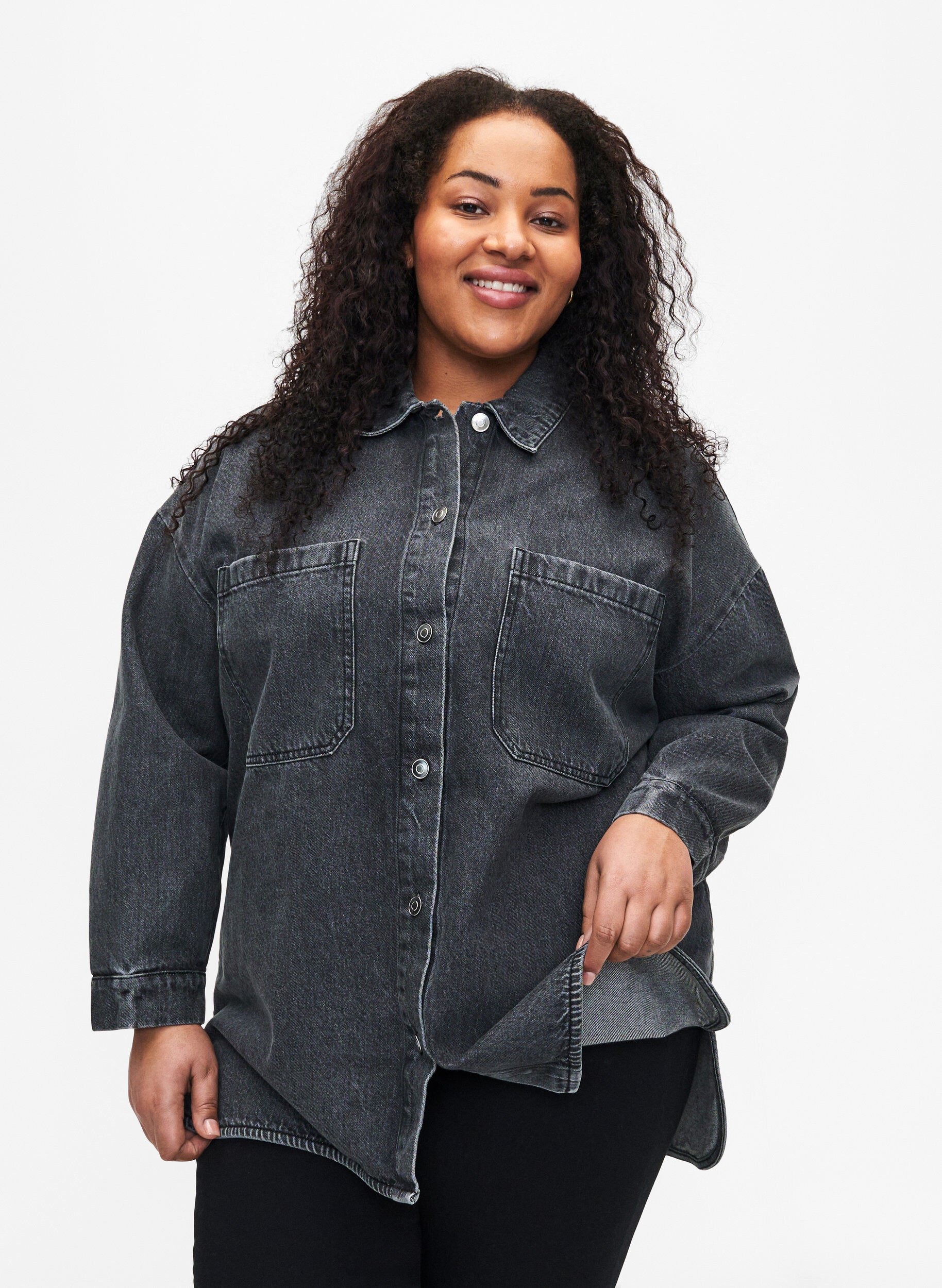 Zizzifashion Loose-fitting denim jacket with buttons, Grey Denim, Model image number 0